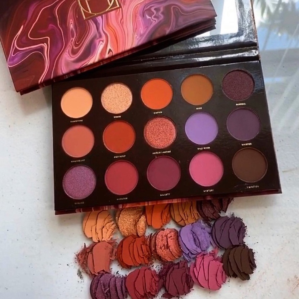 Hipdot Eyeshadow Palette
